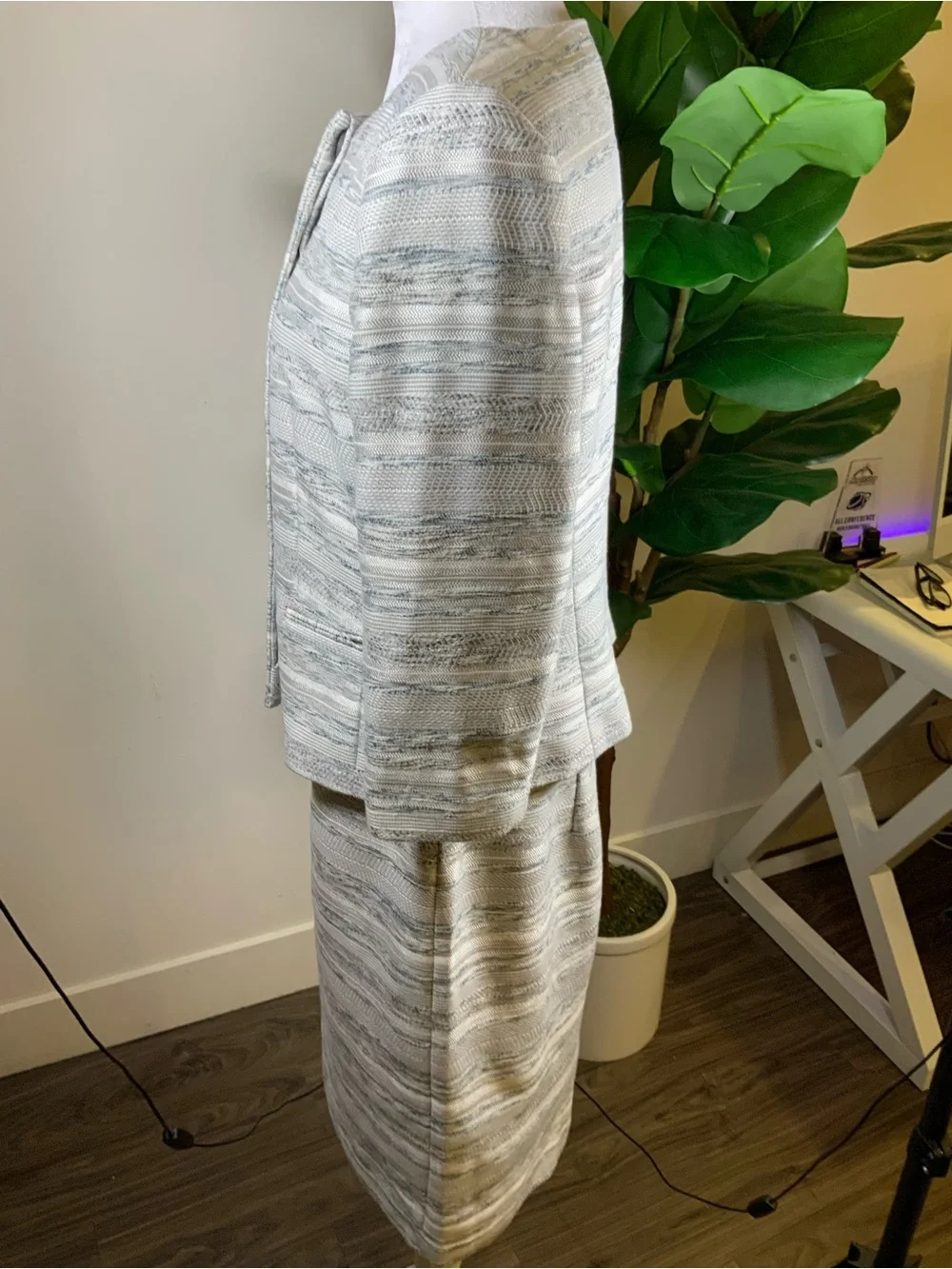 Ann Taylor Cream & Light Gray Textured Blazer